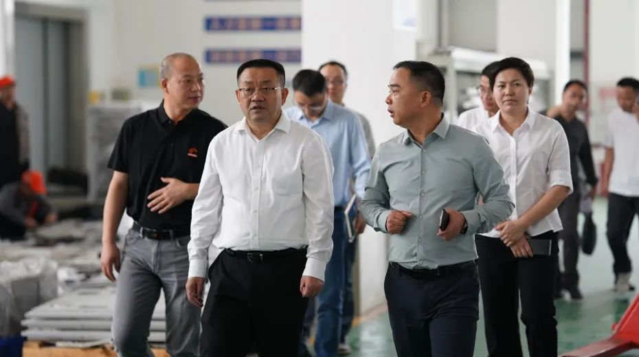 佛山市南海區委顧書記一行蒞臨峰華卓立視察調研